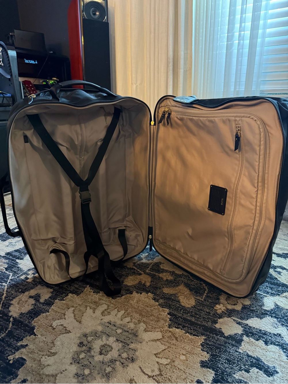 Tumi Black Rolling Travel Carry-On with Front Pocket - Picture 6 of 6